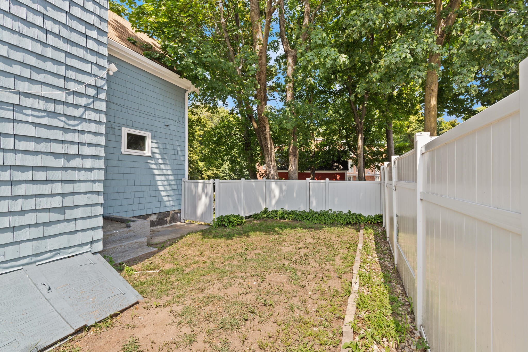 49 Crescent St, Quincy, MA 02169