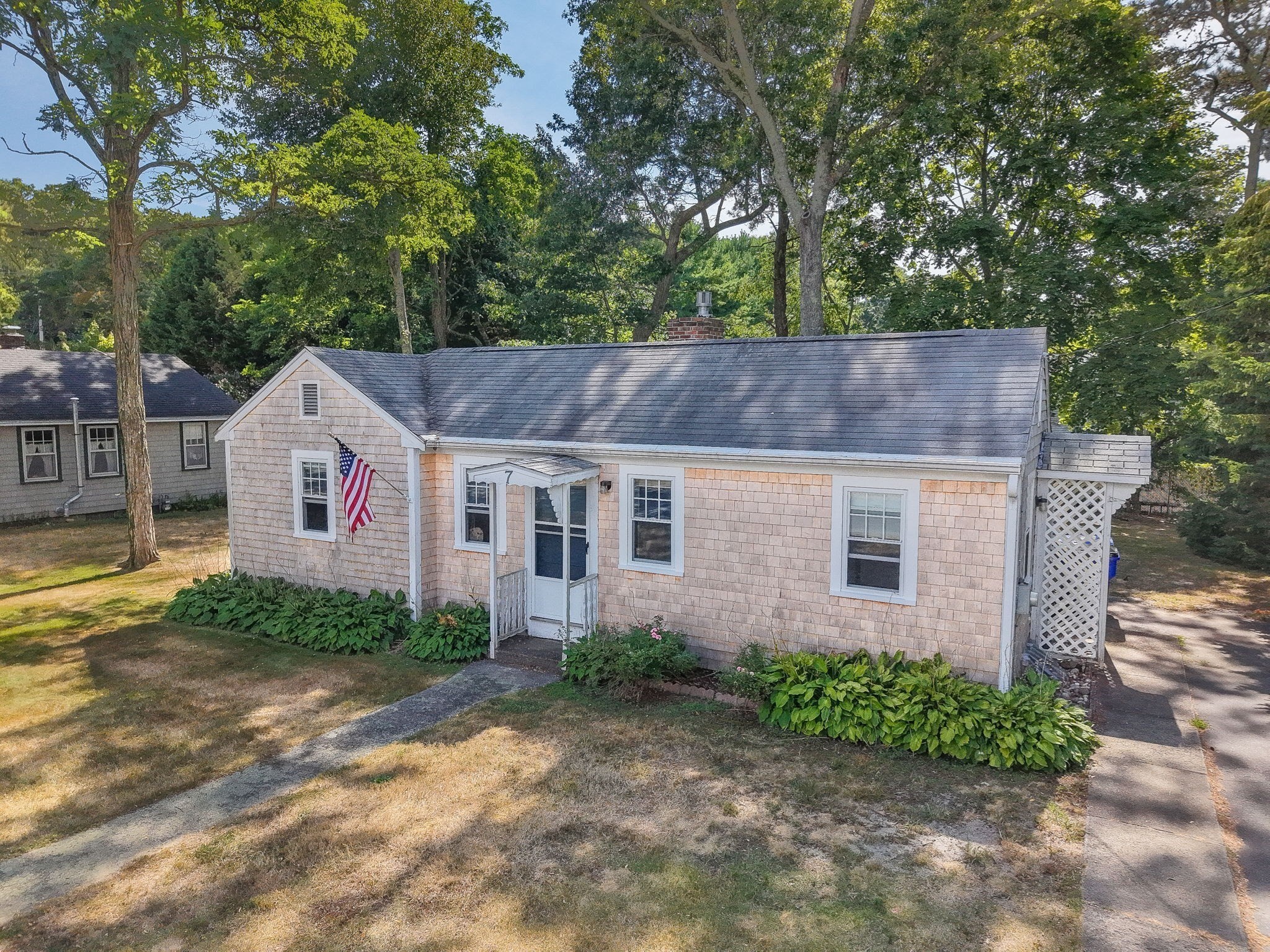 7 Freeman St, Bourne, MA 02532
