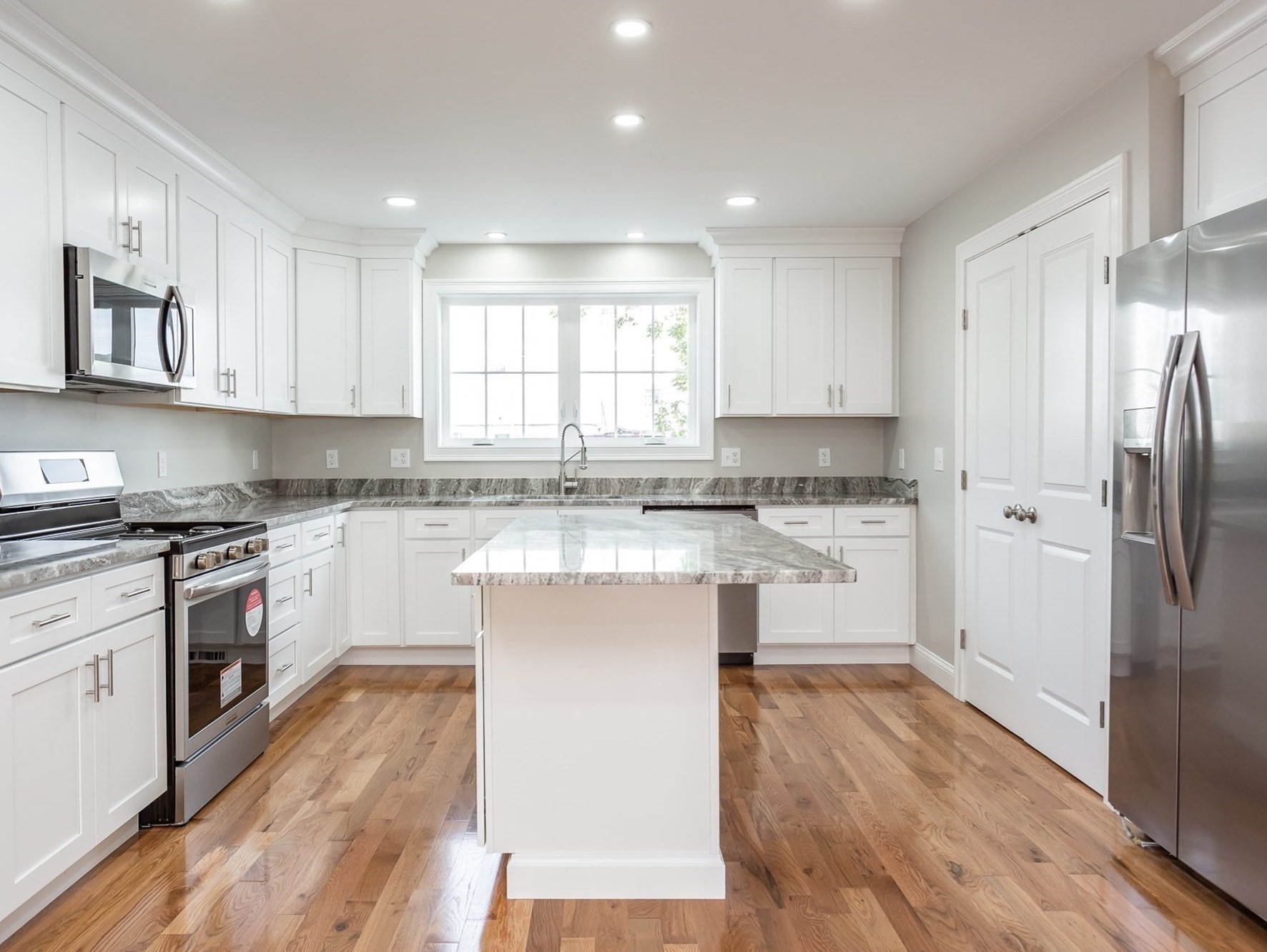 579 Summit St Unit 2, Fall River, MA 02724 - Image 1