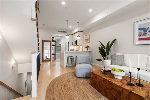 174 Fisher Ave, Apt B