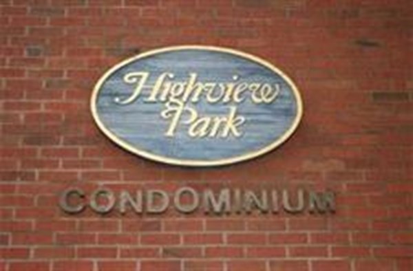 4975 Washington St Unit 305, West Roxbury, Boston, MA 02132