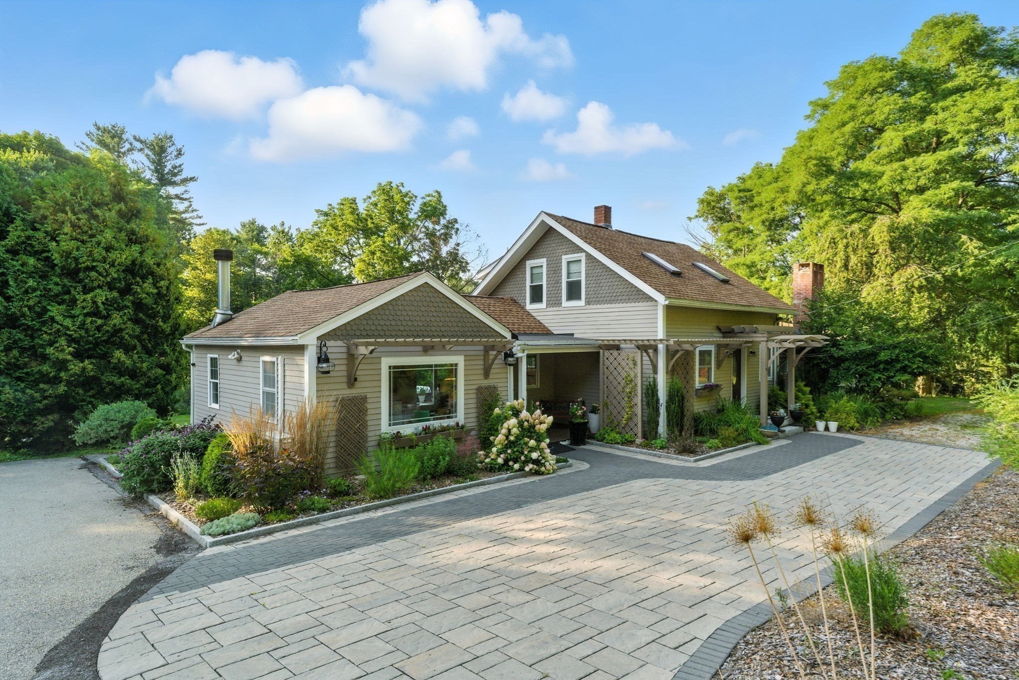 56 Frost Road, Tyngsborough, MA 01879