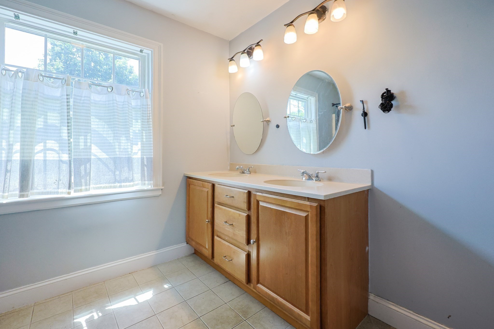 8 Whitins Rd Unit A, Sutton, MA 01590 - Image 15