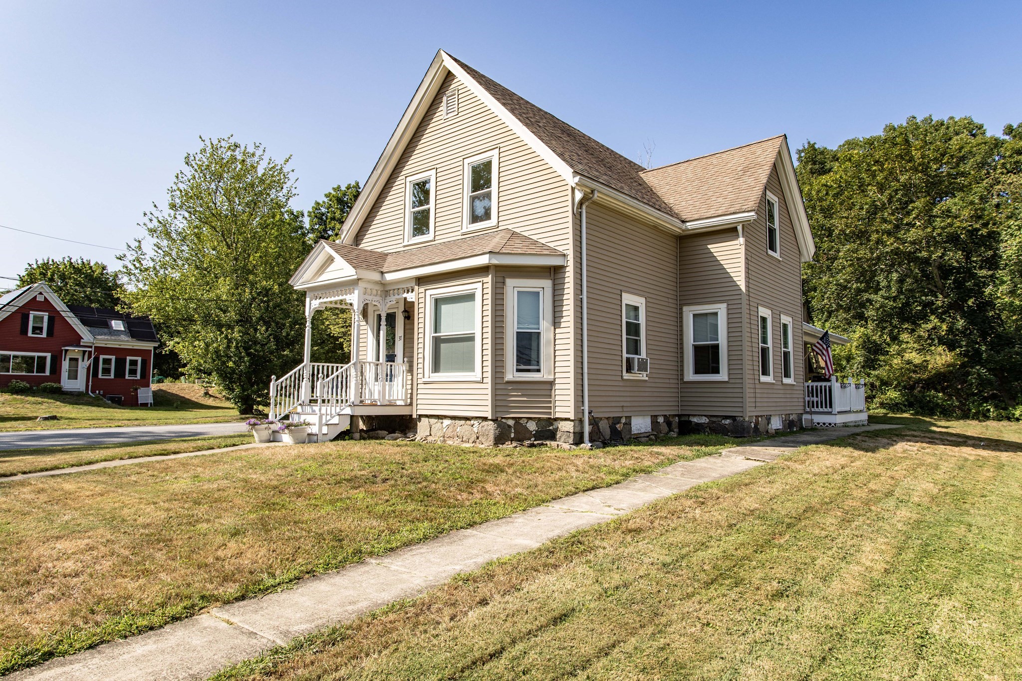 37 Rockland St, Abington, MA 02351