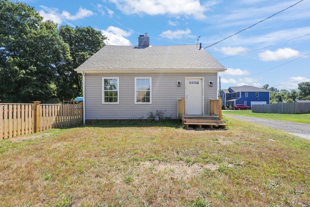 421 Huttleston Ave, Fairhaven, MA 02719