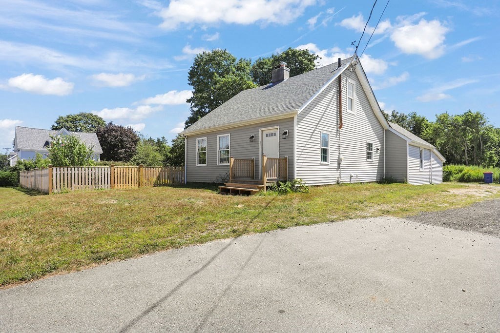 421 Huttleston Ave, Fairhaven, MA 02719 - Image 2