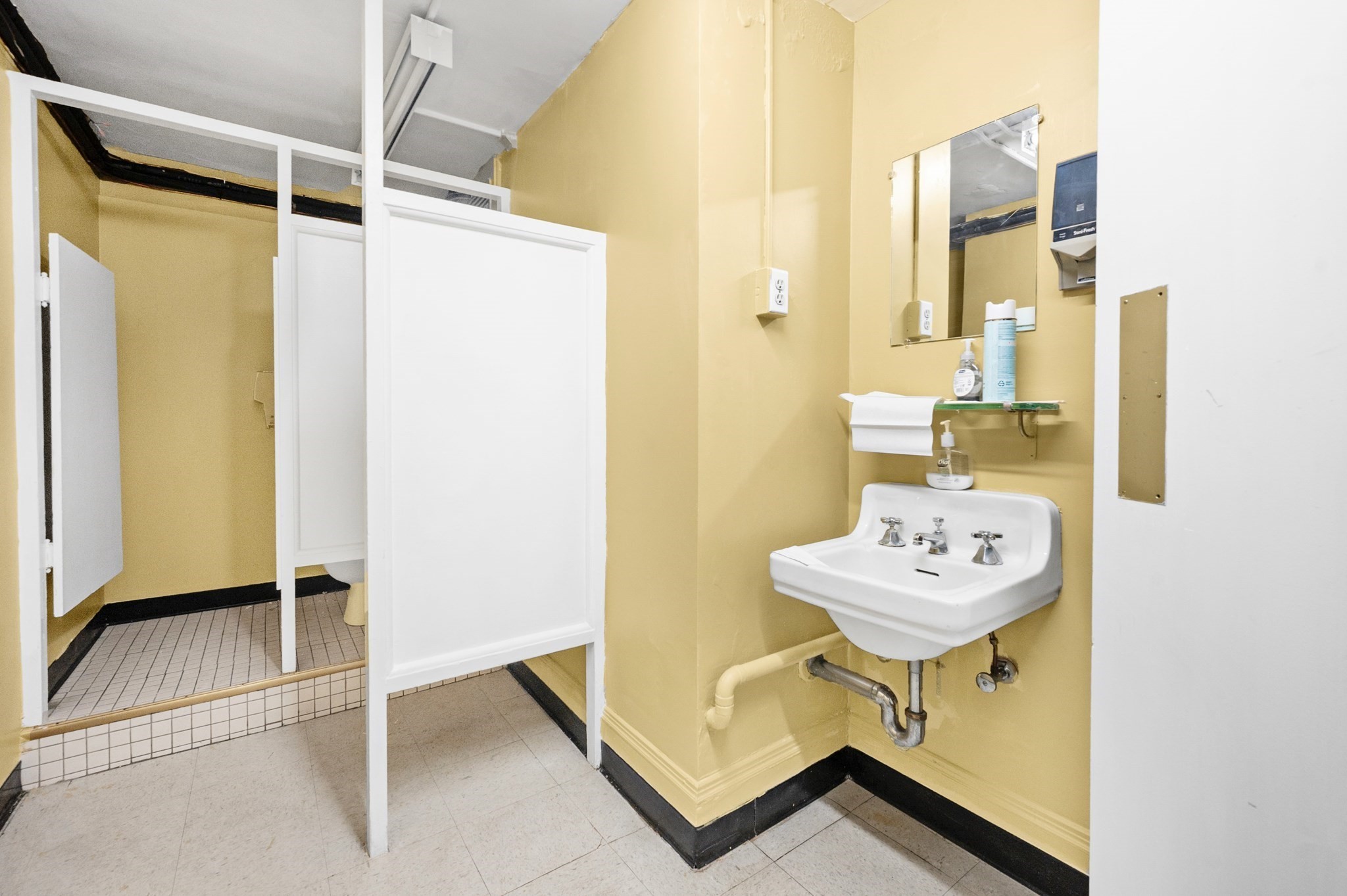 2343 Washington, Roxbury, Boston, MA 02119 - Image 20