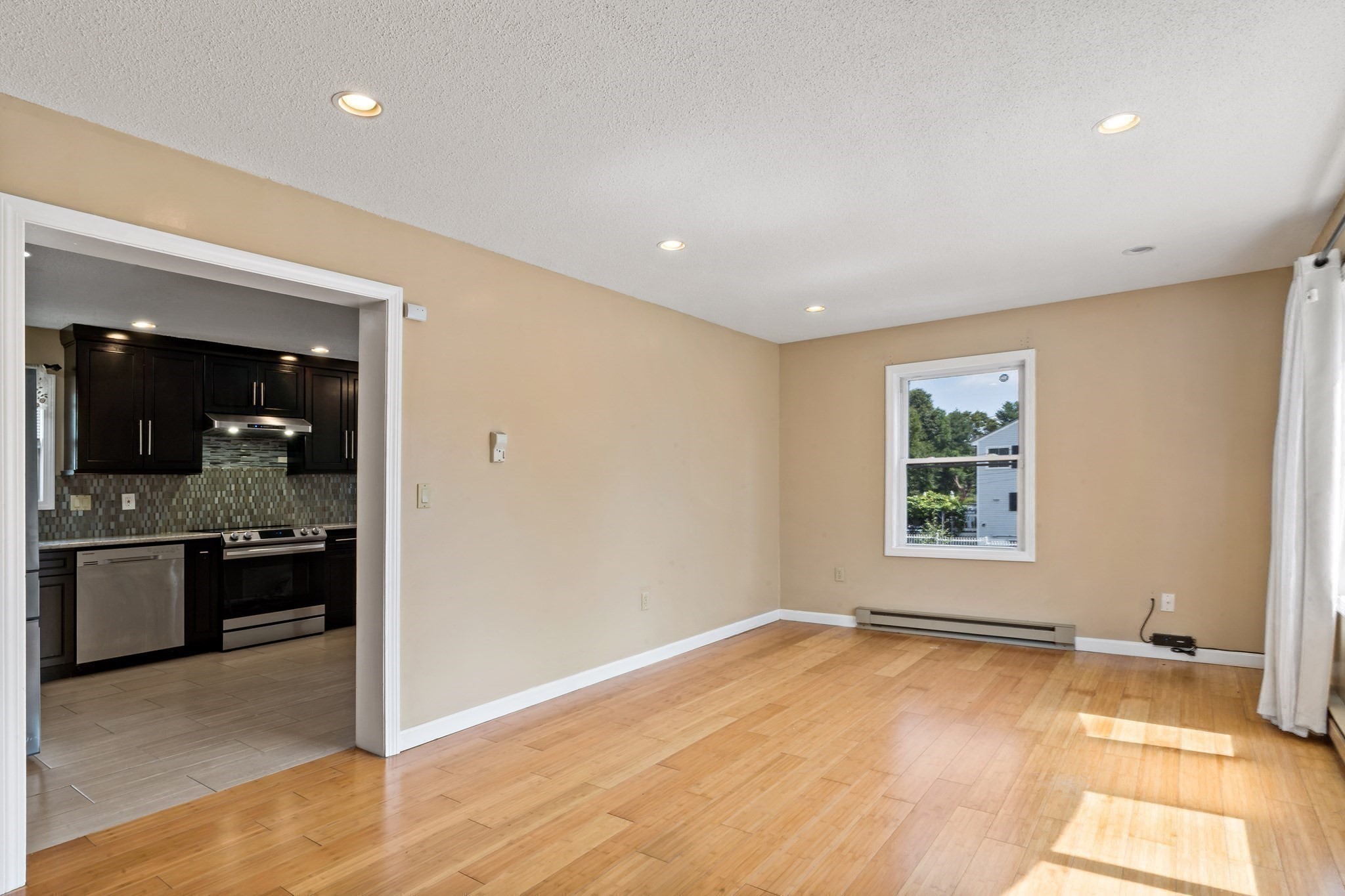 45 Fourth St Unit Right, Worcester, MA 01602 - Image 4