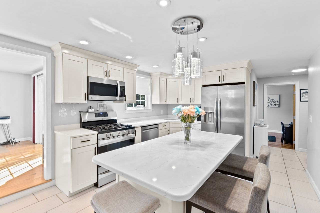 129 Chief Justice Cushing Hwy, Hingham, MA 02043