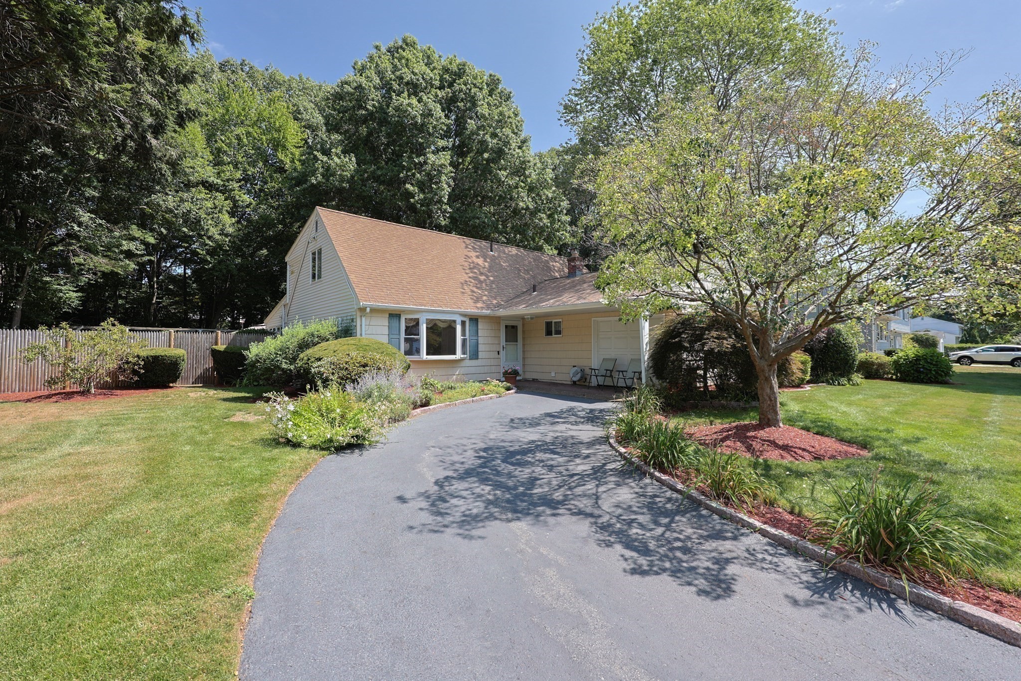 175 Westfield Dr, Holliston, MA 01746