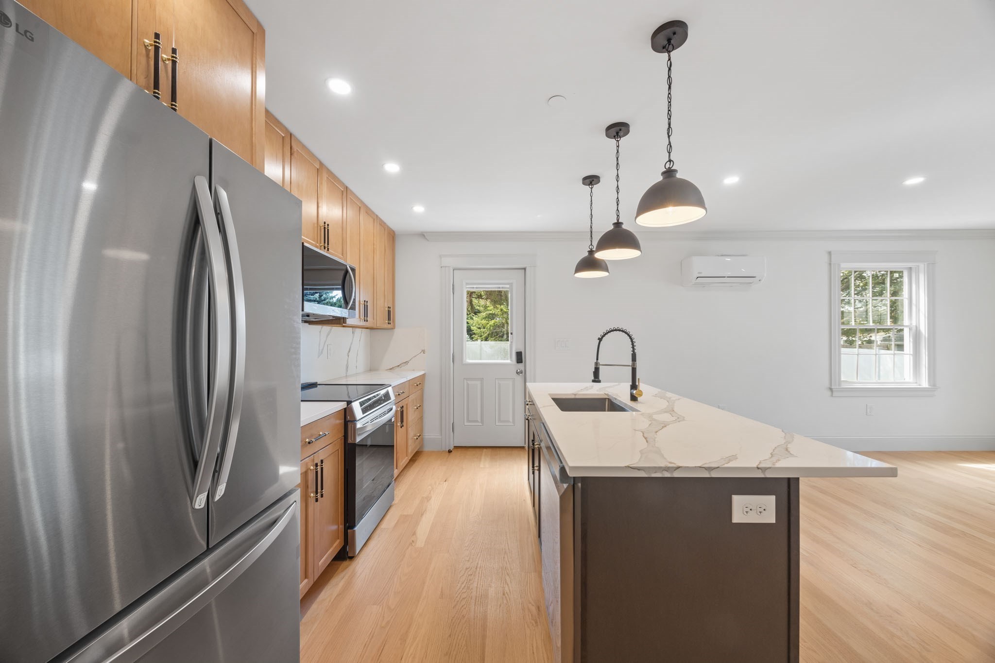 9 Swan Street Unit 3, Beverly, MA 01915 - Image 5