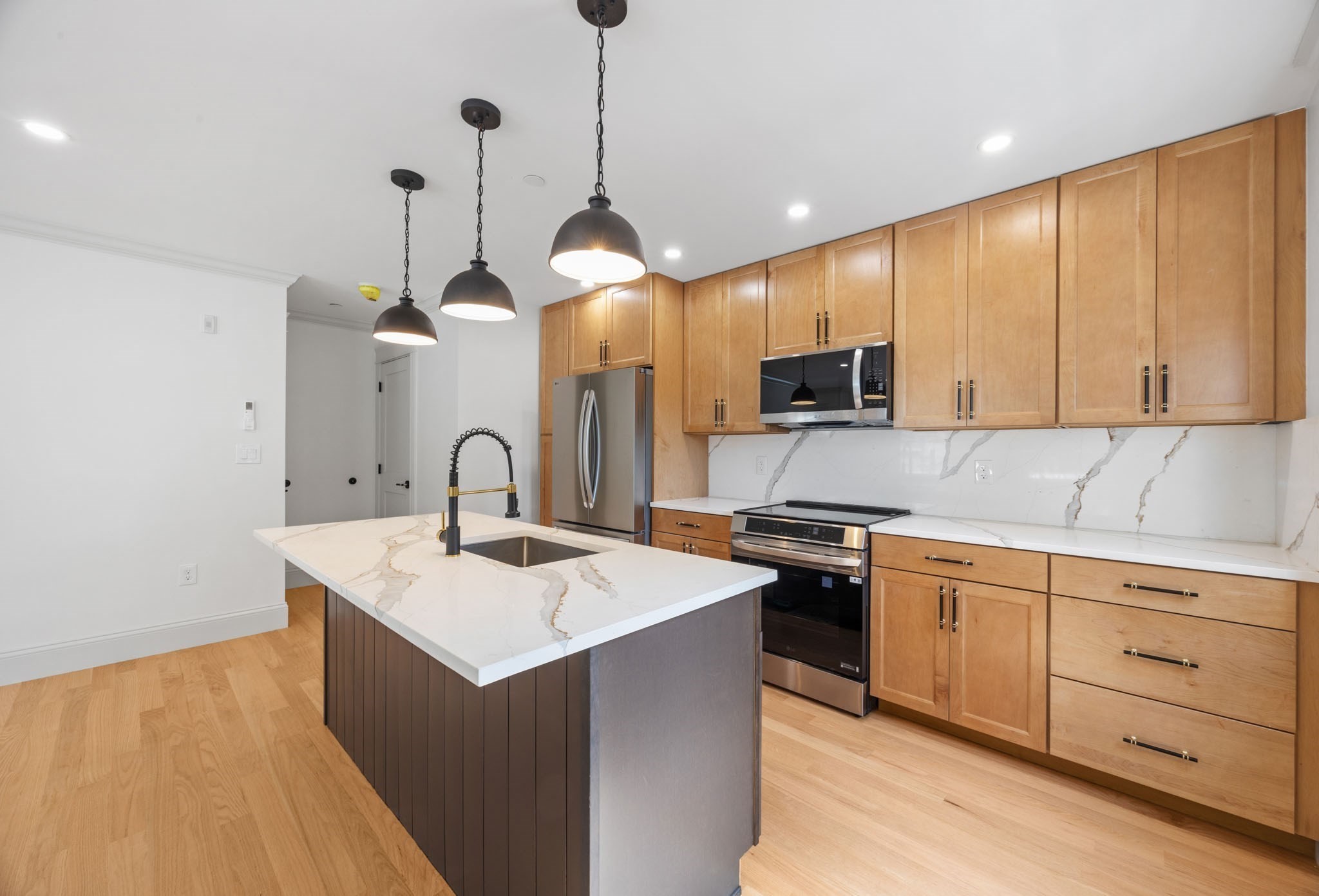 9 Swan Street Unit 3, Beverly, MA 01915 - Image 7