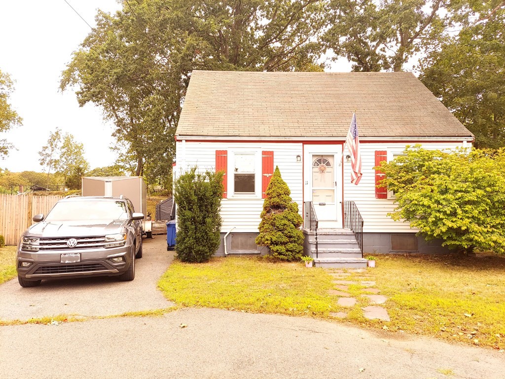 11 Raymond Rd, Stoneham, MA 02180