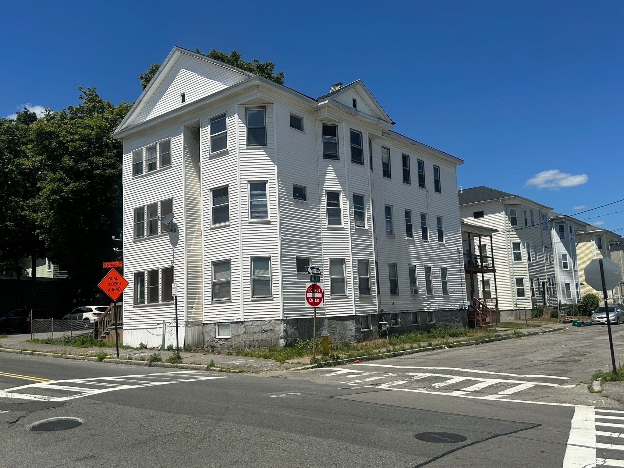 123 Dorchester St., Worcester, MA 01604