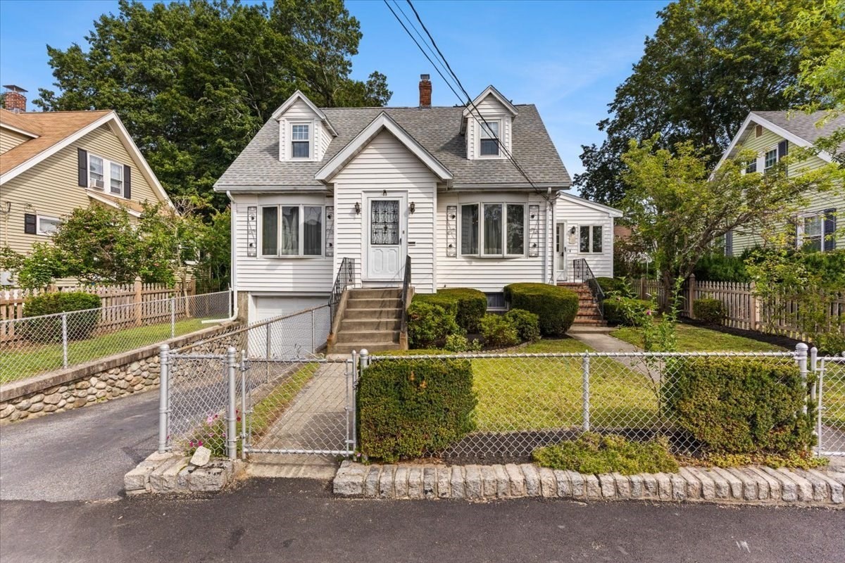 55 Dixon Ave, Dedham, MA 02026