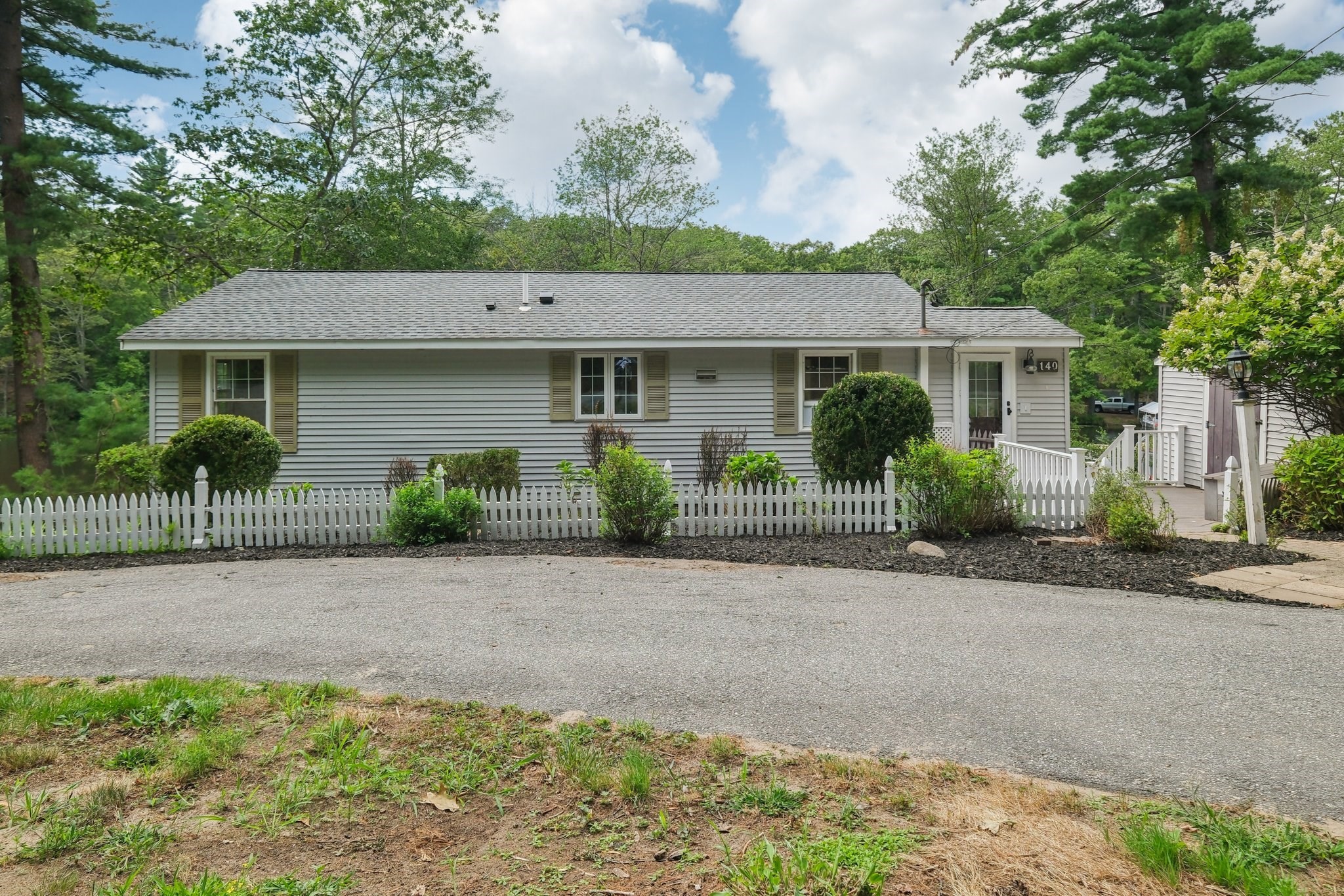 140 Massapoag Rd, Tyngsborough, MA 01879