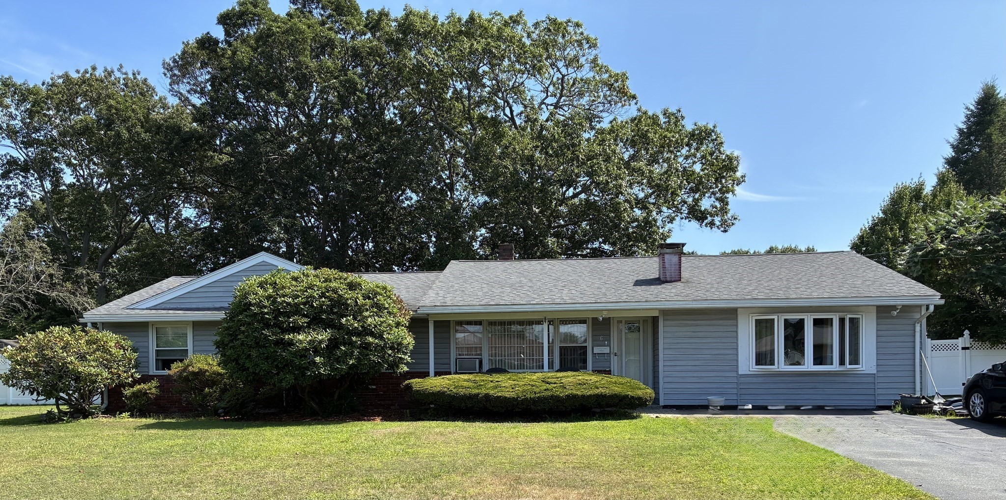 6 Mulberry Dr, Peabody, MA 01960