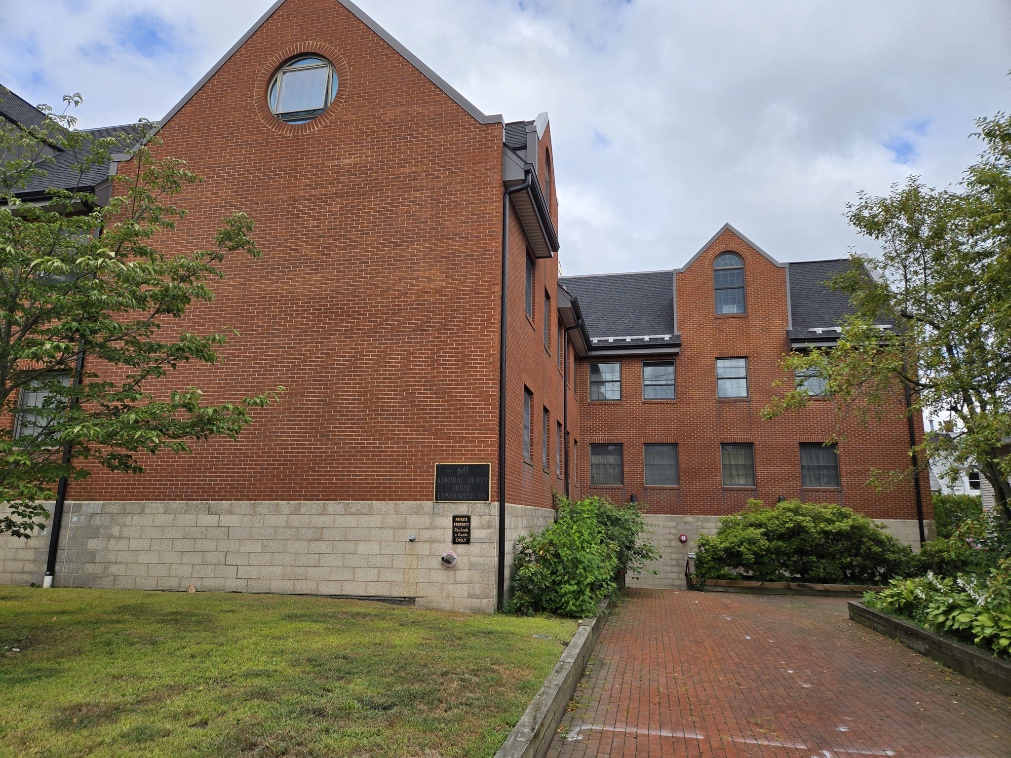 62 E Central St Unit 305, Natick, MA 01760