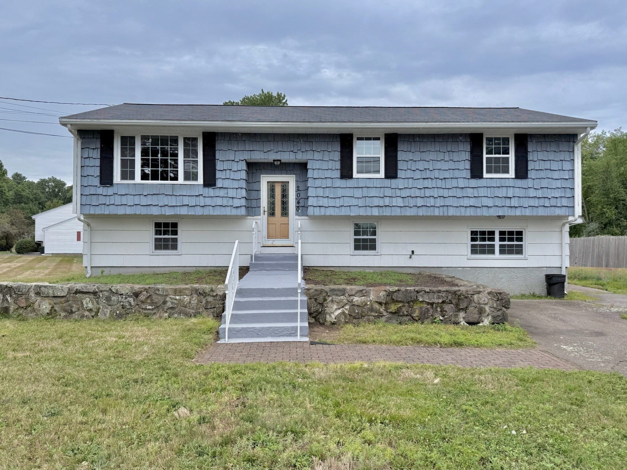 2040 Central St, Stoughton, MA 02072