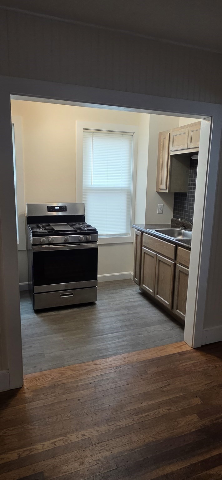 518 Cottage St, New Bedford, MA 02740 - Image 17