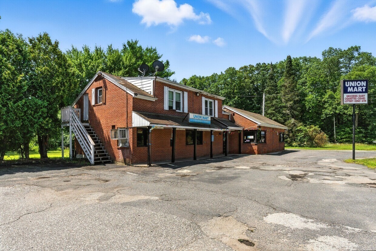 362 E State St, Granby, MA 01033 - Image 2