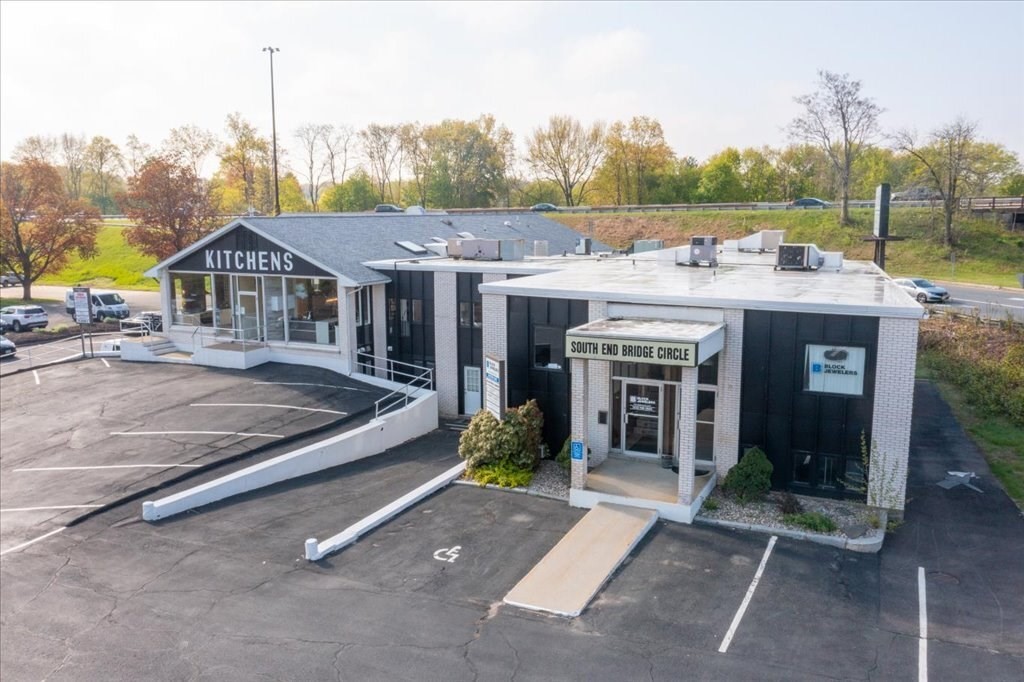 584 Meadow St, Agawam, MA 01001 - Image 1