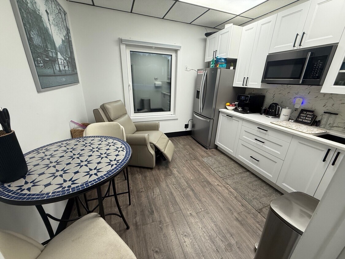 584 Meadow St, Agawam, MA 01001 - Image 19