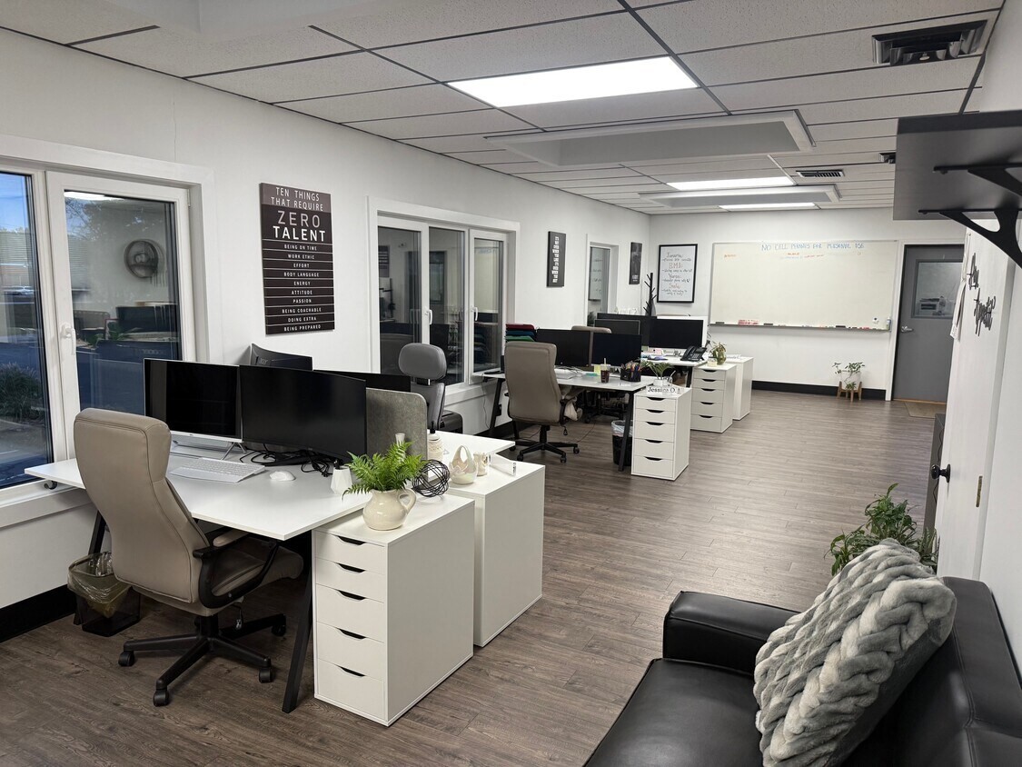 584 Meadow St, Agawam, MA 01001 - Image 21