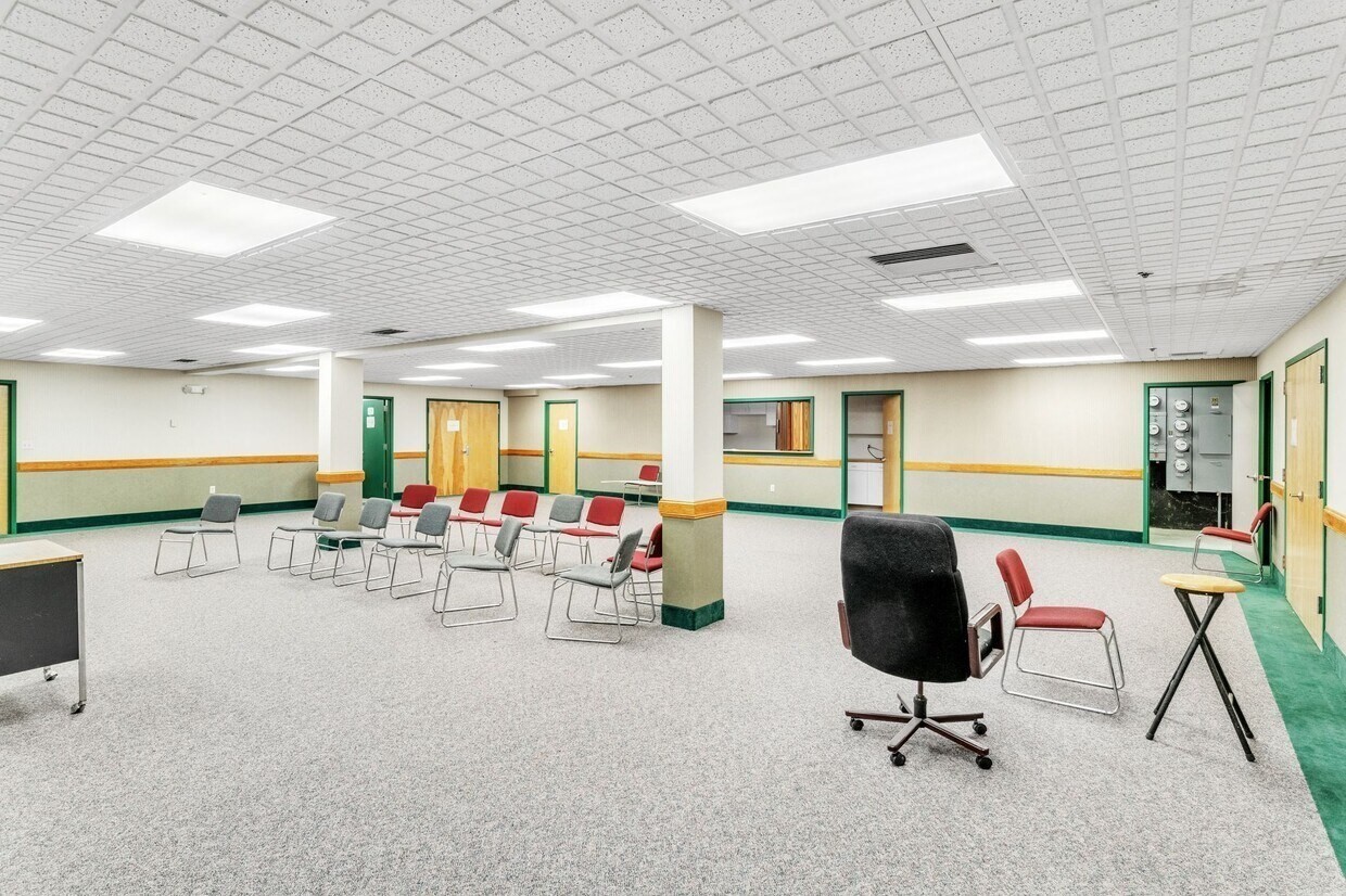 65 Springfield Rd, Westfield, MA 01085 - Image 11