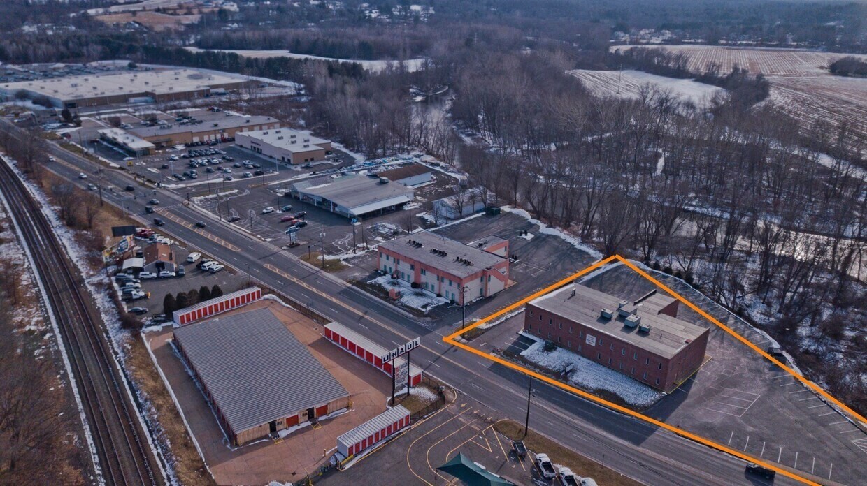 65 Springfield Rd, Westfield, MA 01085 - Image 8