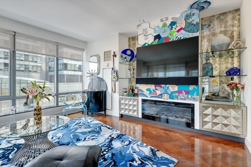 1 Avery St, Apt 10D
