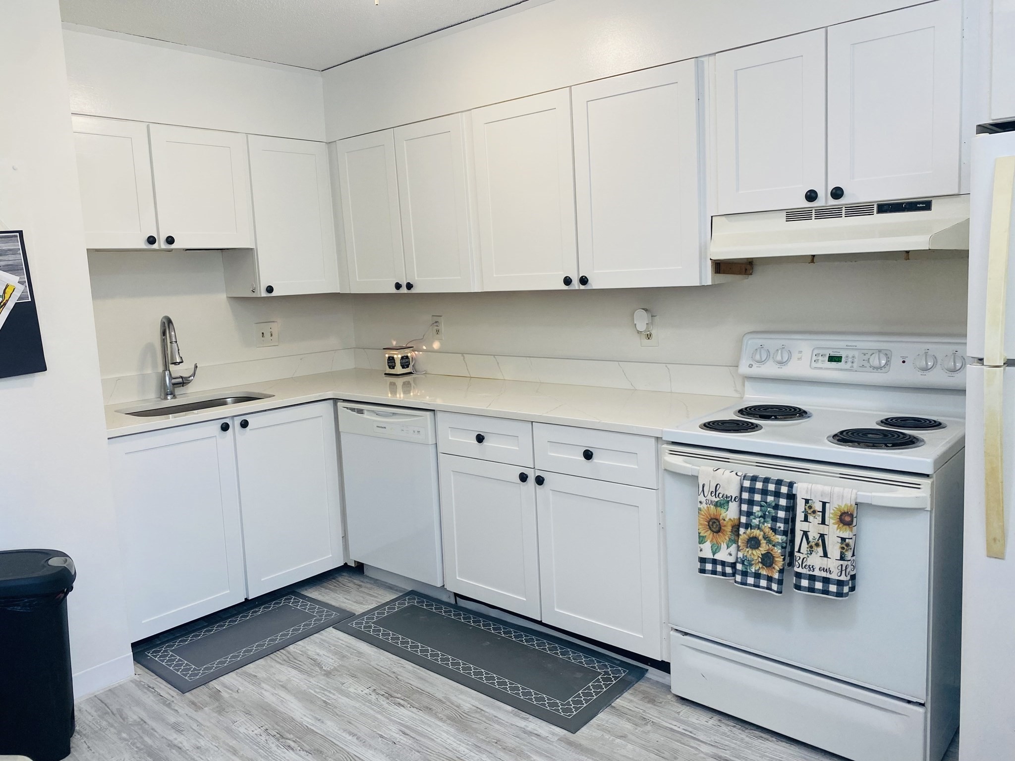 17 Chapel Hill Dr #3, Plymouth, MA 02360