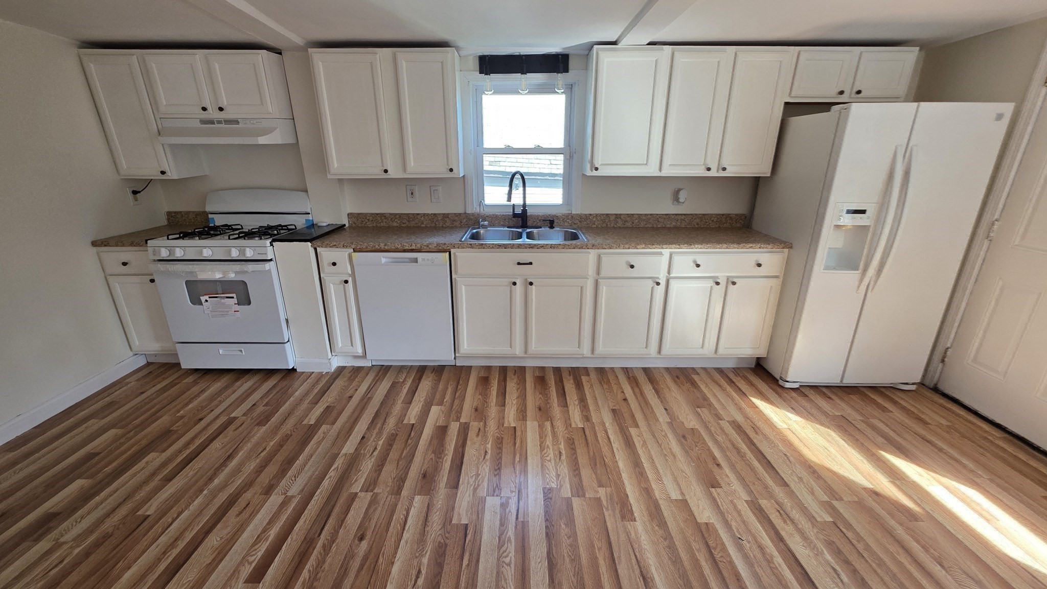 16 Thomas St, Fitchburg, MA 01420 - Image 8