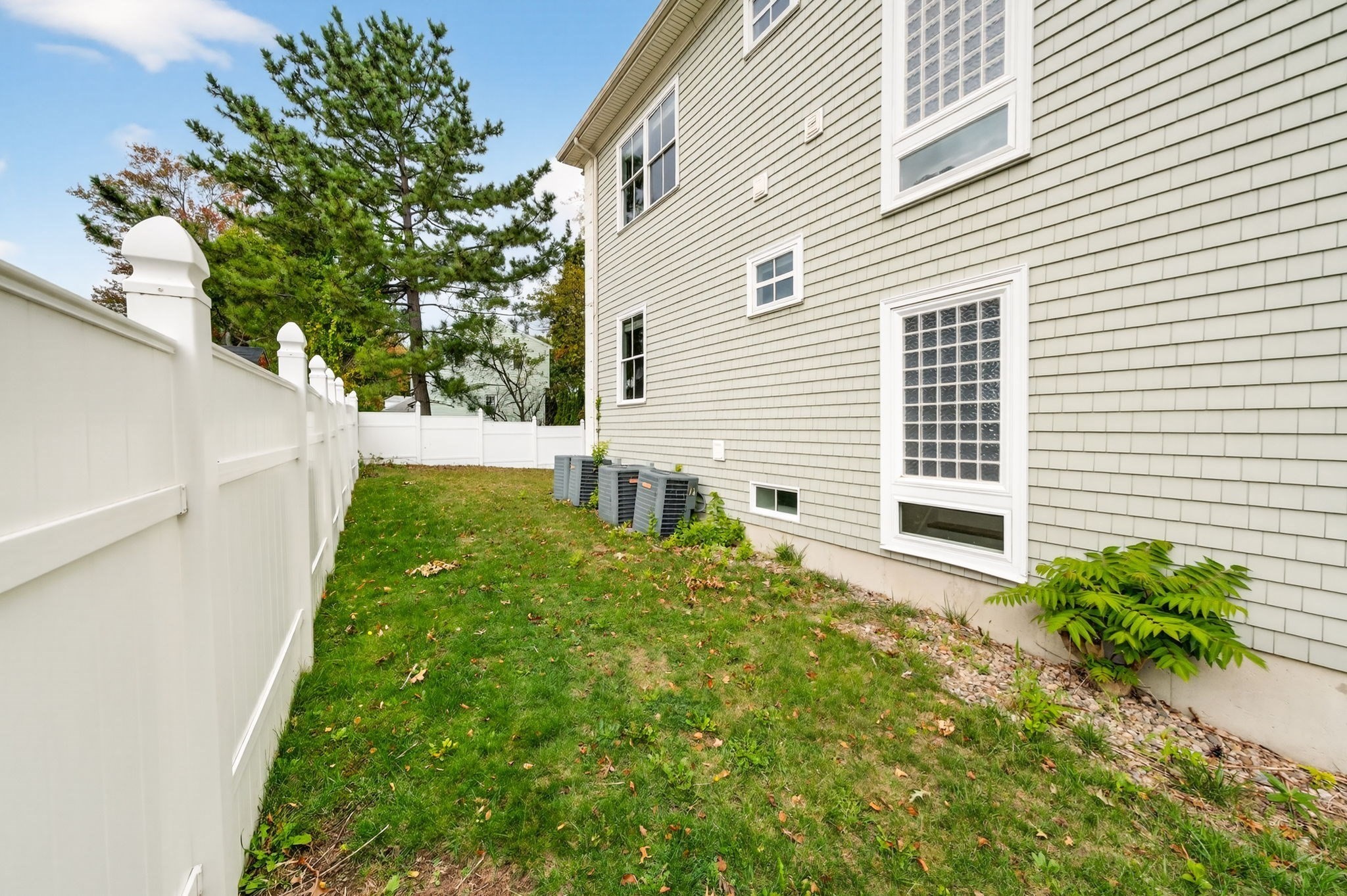 12 Quentin St, Quincy, MA 02169 - Image 3