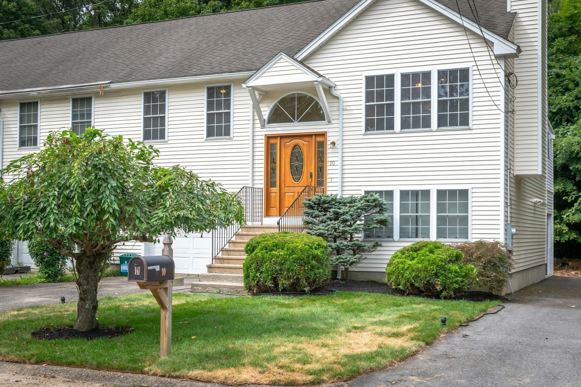 10 Joppa Rd, Worcester, MA 01602