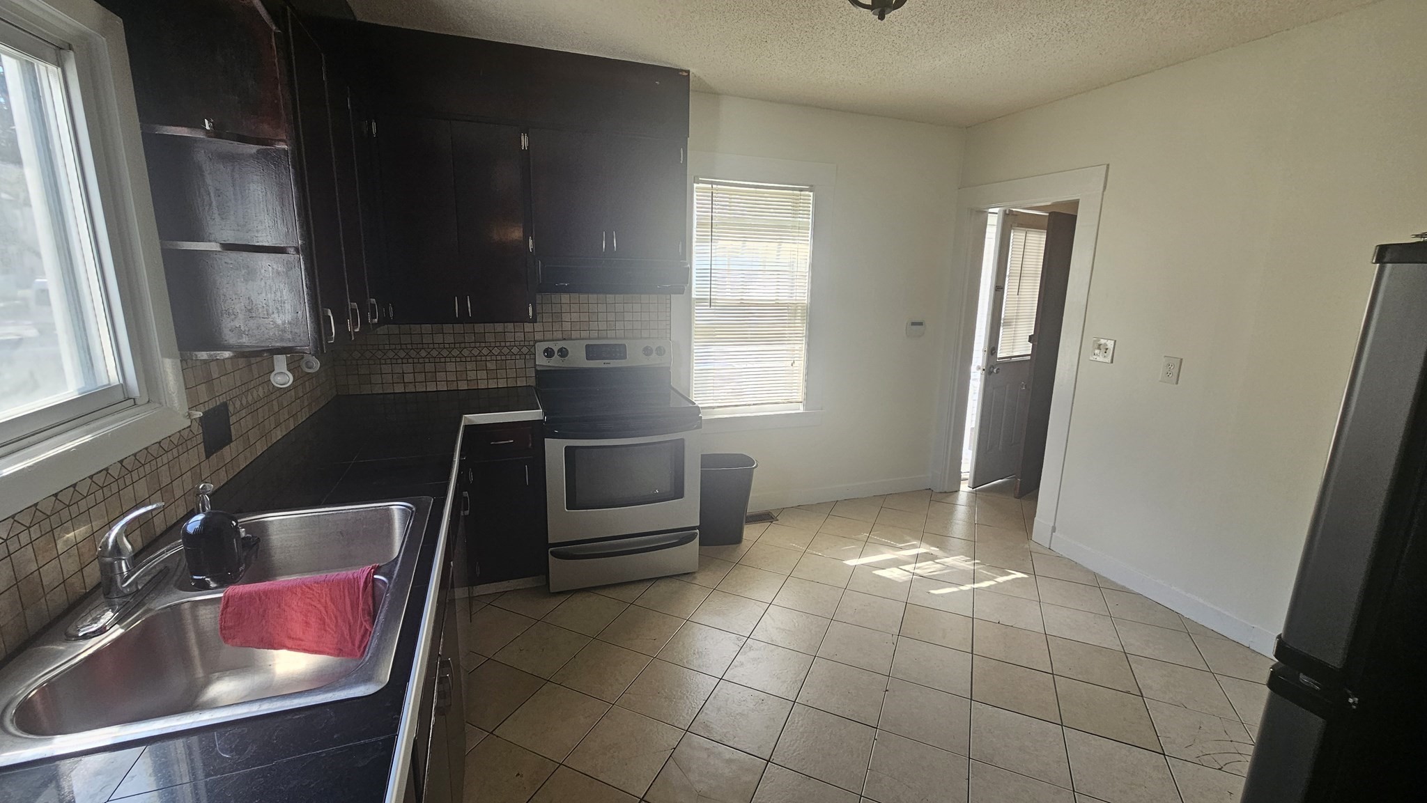 6 Eton Street, Springfield, MA 01108 - Image 12