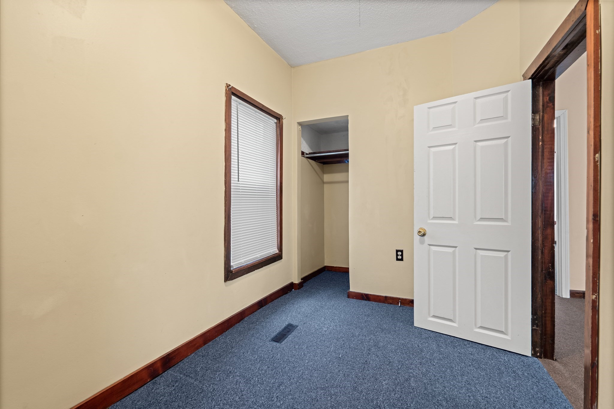 10 Clinton Ave, Lowell, MA 01854 - Image 11