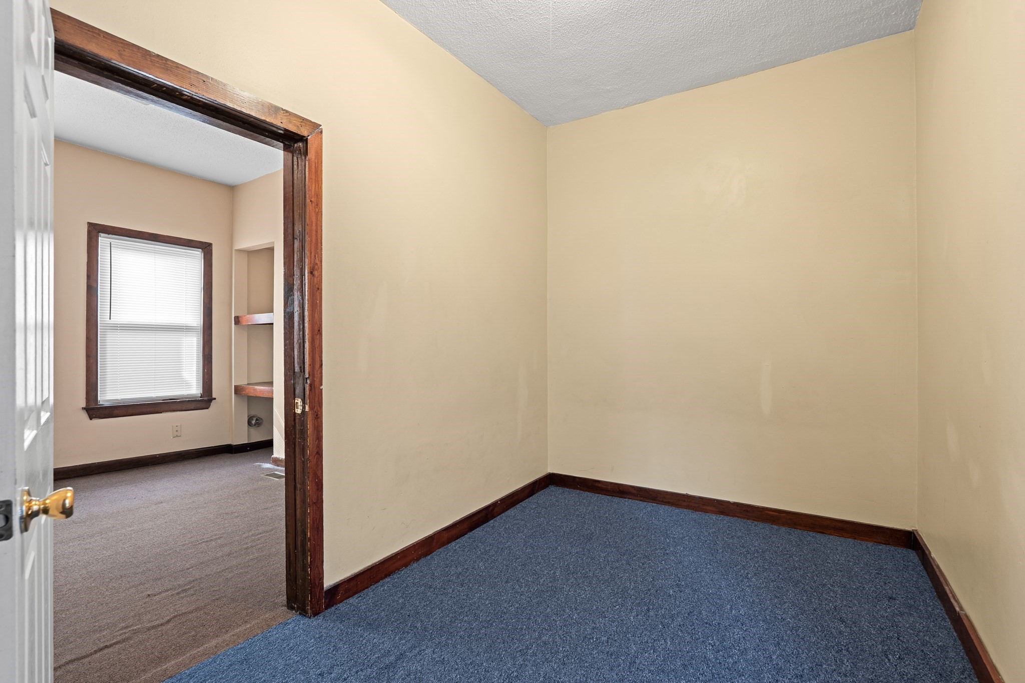 10 Clinton Ave, Lowell, MA 01854 - Image 12