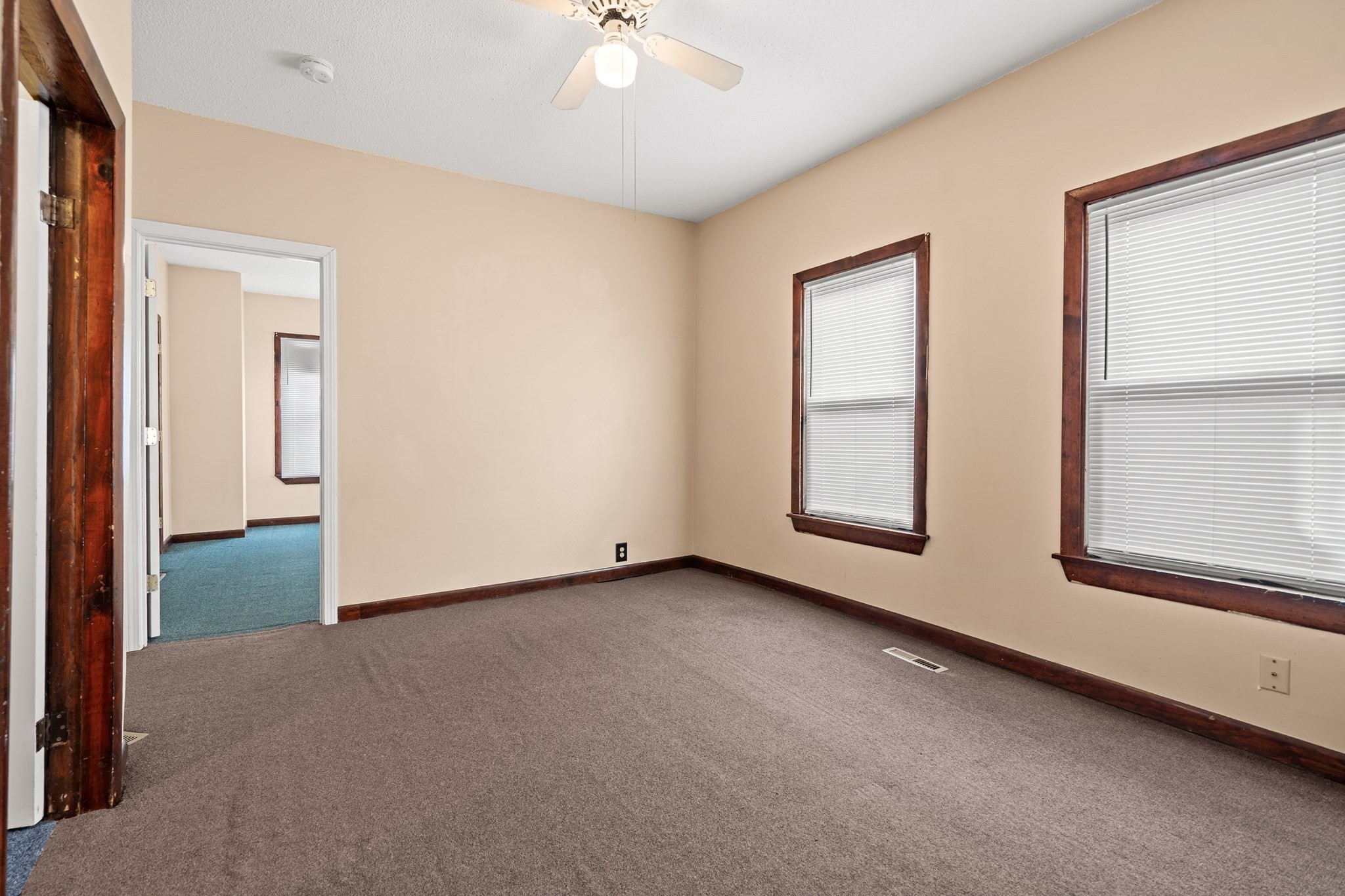 10 Clinton Ave, Lowell, MA 01854 - Image 10