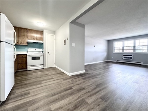 11 Old Colony Ln, Apt 12