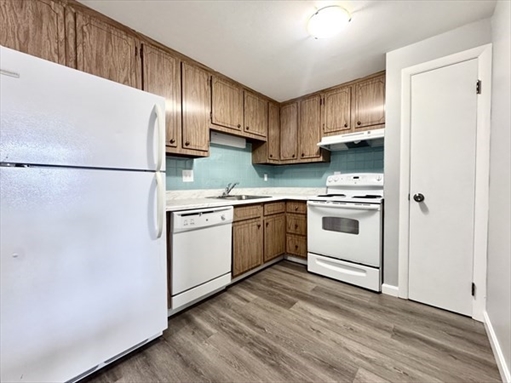 11 Old Colony Ln, Apt 12