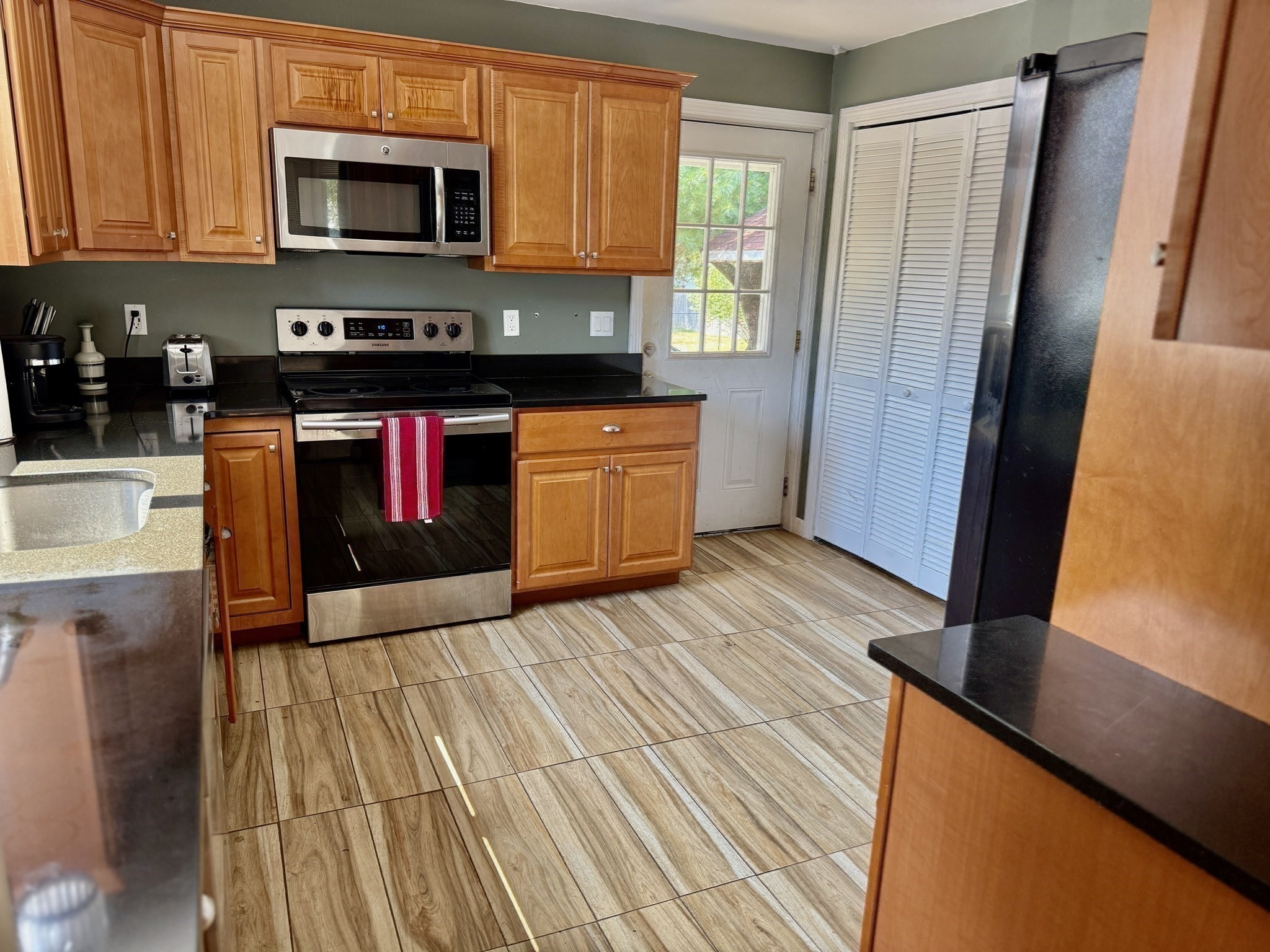 106 Baldwin Ave, Framingham, MA 01701 - Image 4