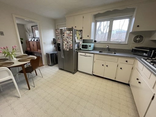 178 Beethoven Ave., Apt -