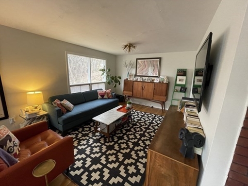 178 Beethoven Ave., Apt -