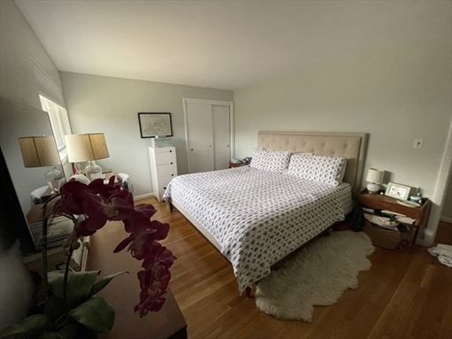 178 Beethoven Ave., Apt -