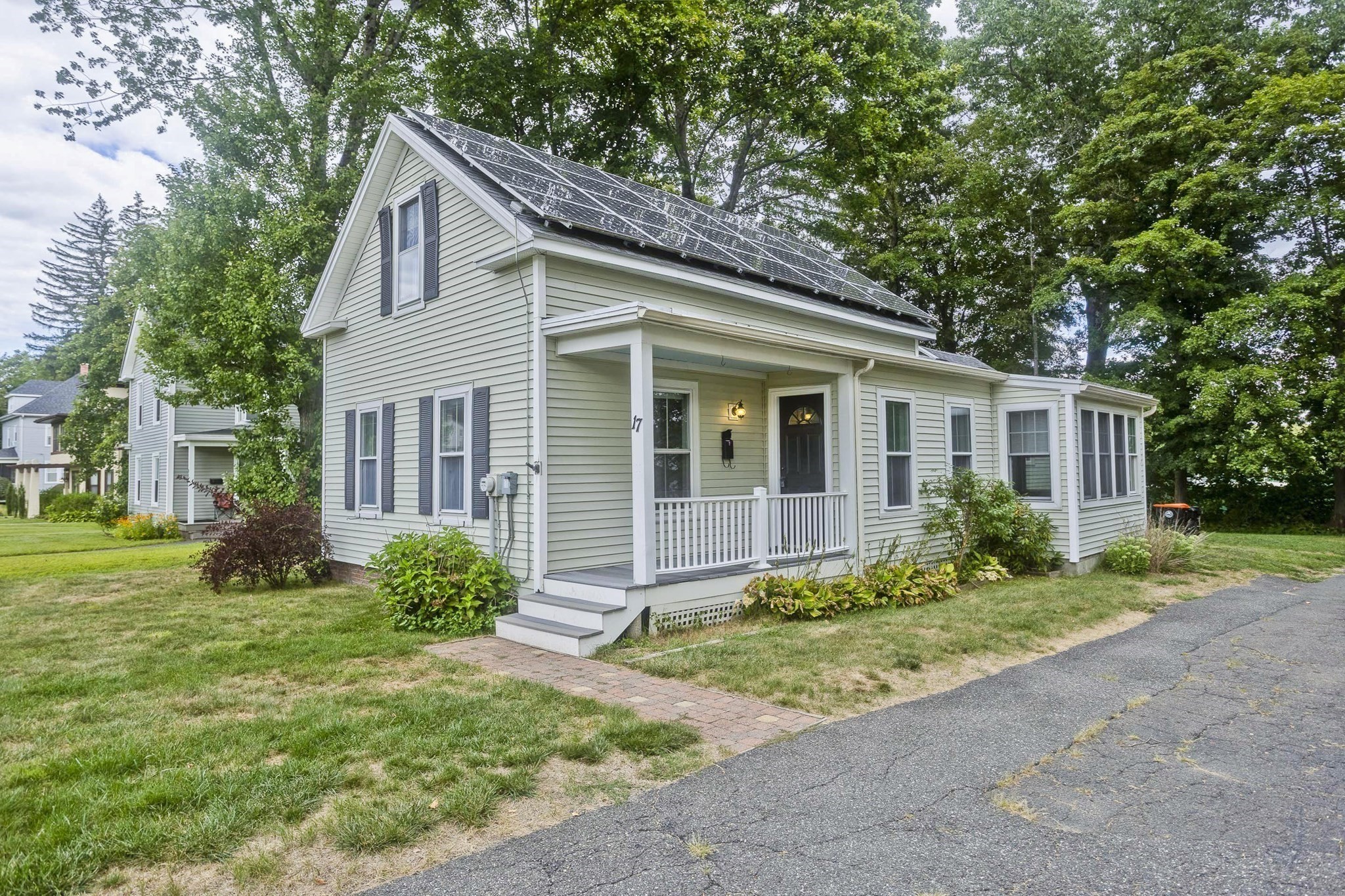 17 Woodbridge, South Hadley, MA 01075