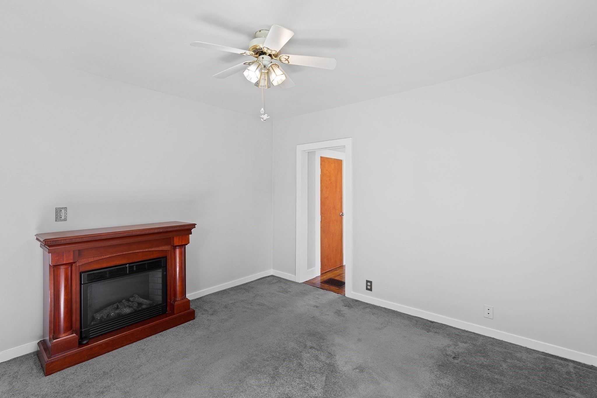 8 Fort Ln Unit 8, Dedham, MA 02026 - Image 13