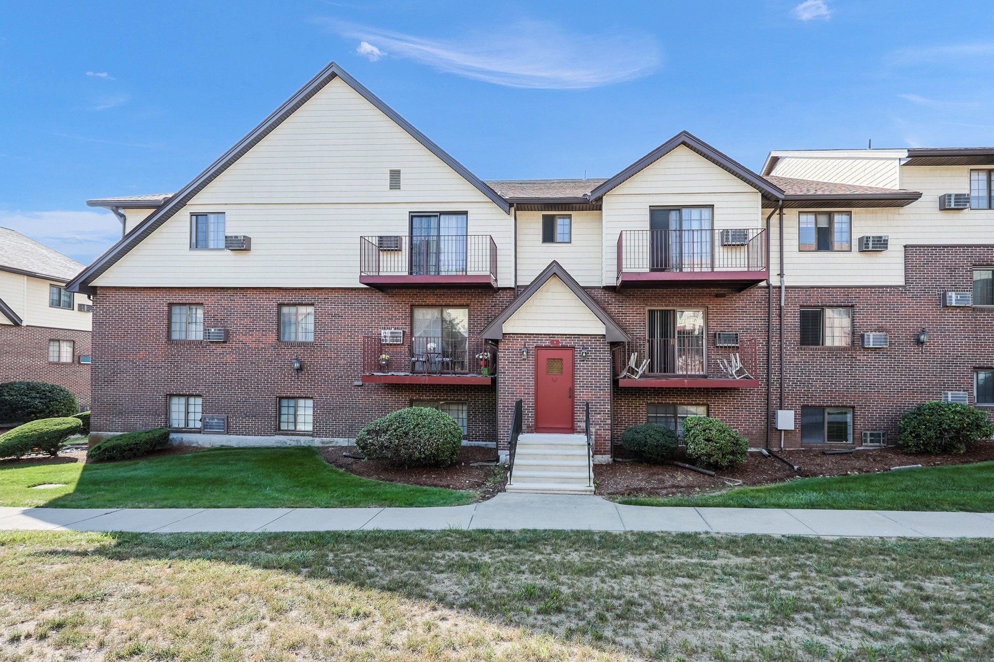 9 Royal Crest Dr Unit 12, Randolph, MA 02368 - Image 2