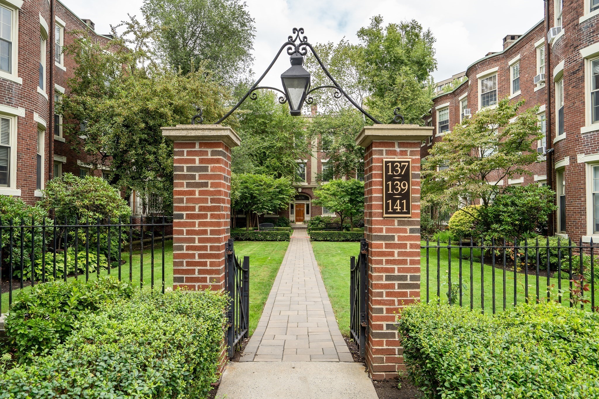 141 Beaconsfield Rd Unit 6, Brookline, MA 02445