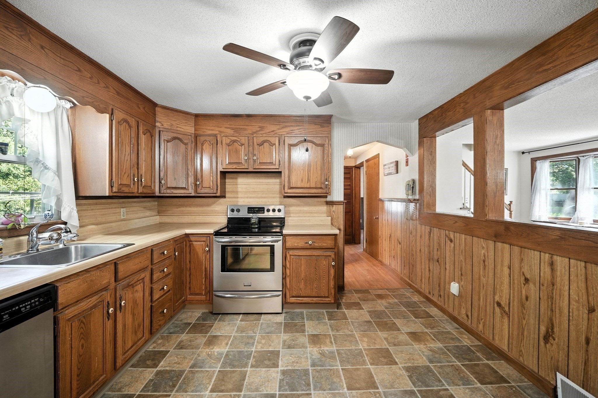 85 Fairview St, South Hadley, MA 01075 - Image 7